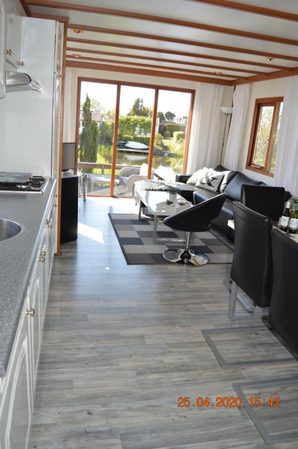 Vakantie Chalet Makkum Exterior photo
